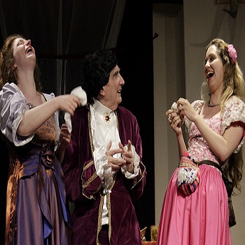 La Locandiera di Goldoni in scena al teatro Flavio